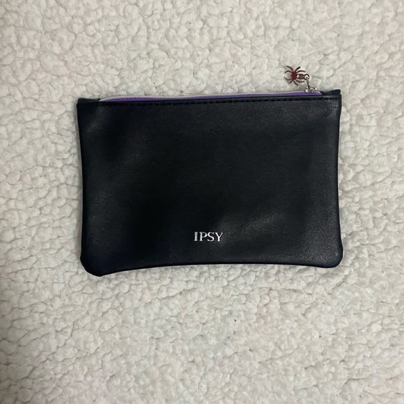 Ipsy Spiderman bag - Picture 3 of 6